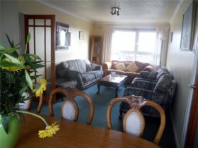 3 bedroom Flat to re...